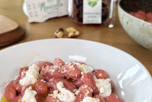 Gnocchi di patate con crema alle barbe rosse e ricotta vegetale